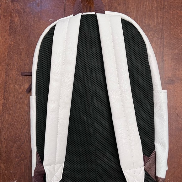 Bioworld Harry Potter Hedwig Owl Faux Leather School Backpack - Picture 3 of 6